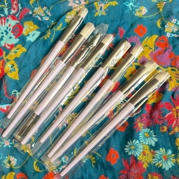 Brand New Set of Makeup Brushes Glass Jar of Beauty Blenders Lipstick Holder - Picture 5 of 16